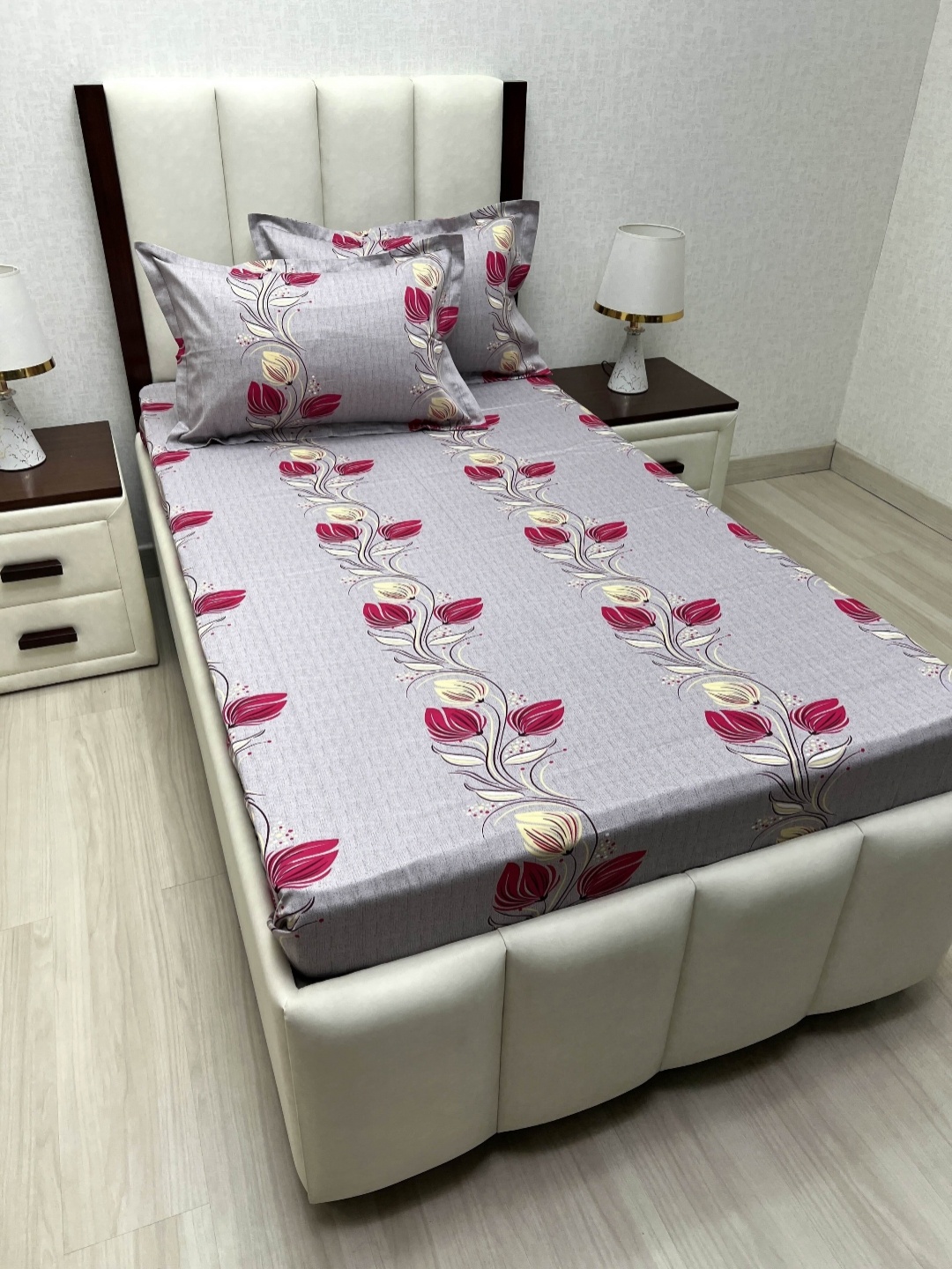 

Pure Decor Purple & Pink Floral Pure Cotton 200 TC Single Bedsheet Set 1.73 m x 2.36 m