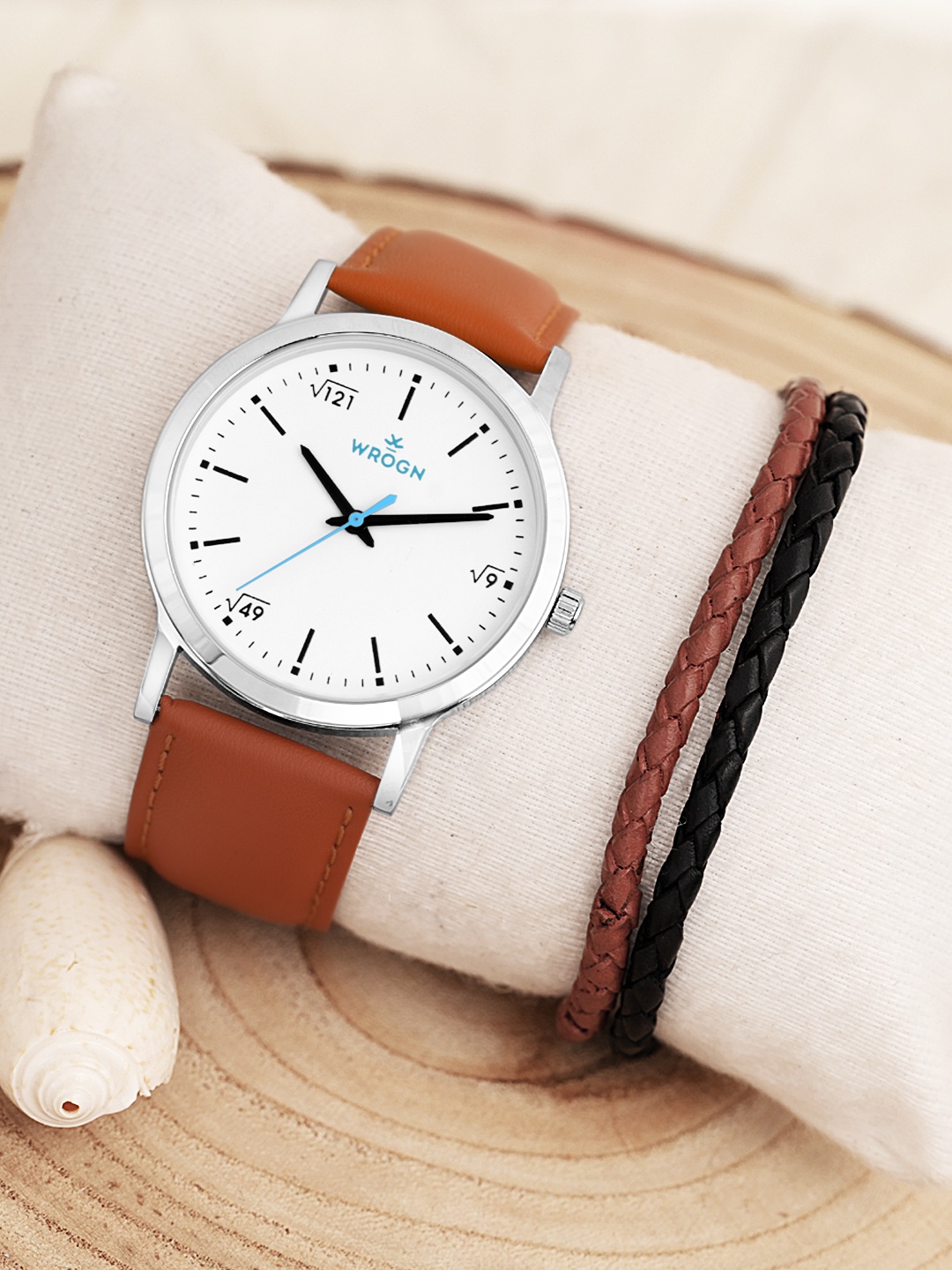

WROGN Men Analog Watch & Leather Bracelet Gift Set, White