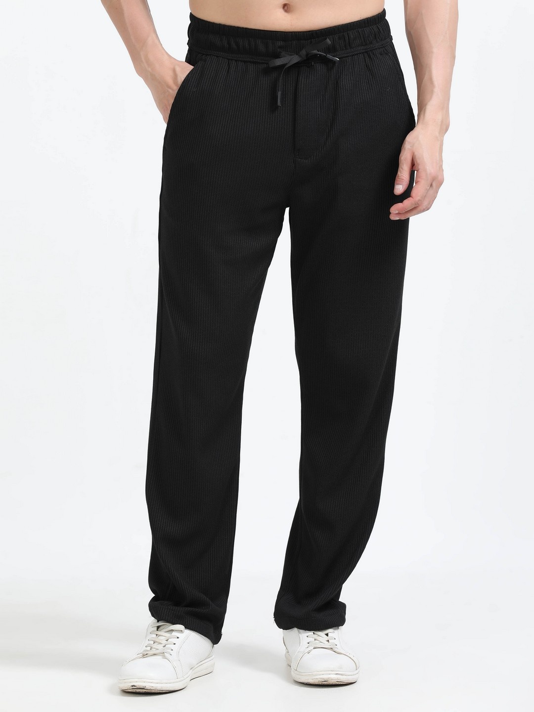 

NEVER NEUD Men Relaxed Popcorn Traveller Trousers, Black