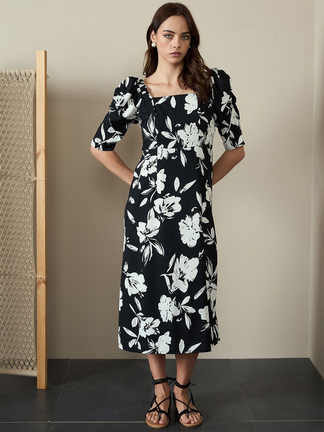 

Kibo Floral Print Puff Sleeve Crepe A-Line Midi Dress, Black