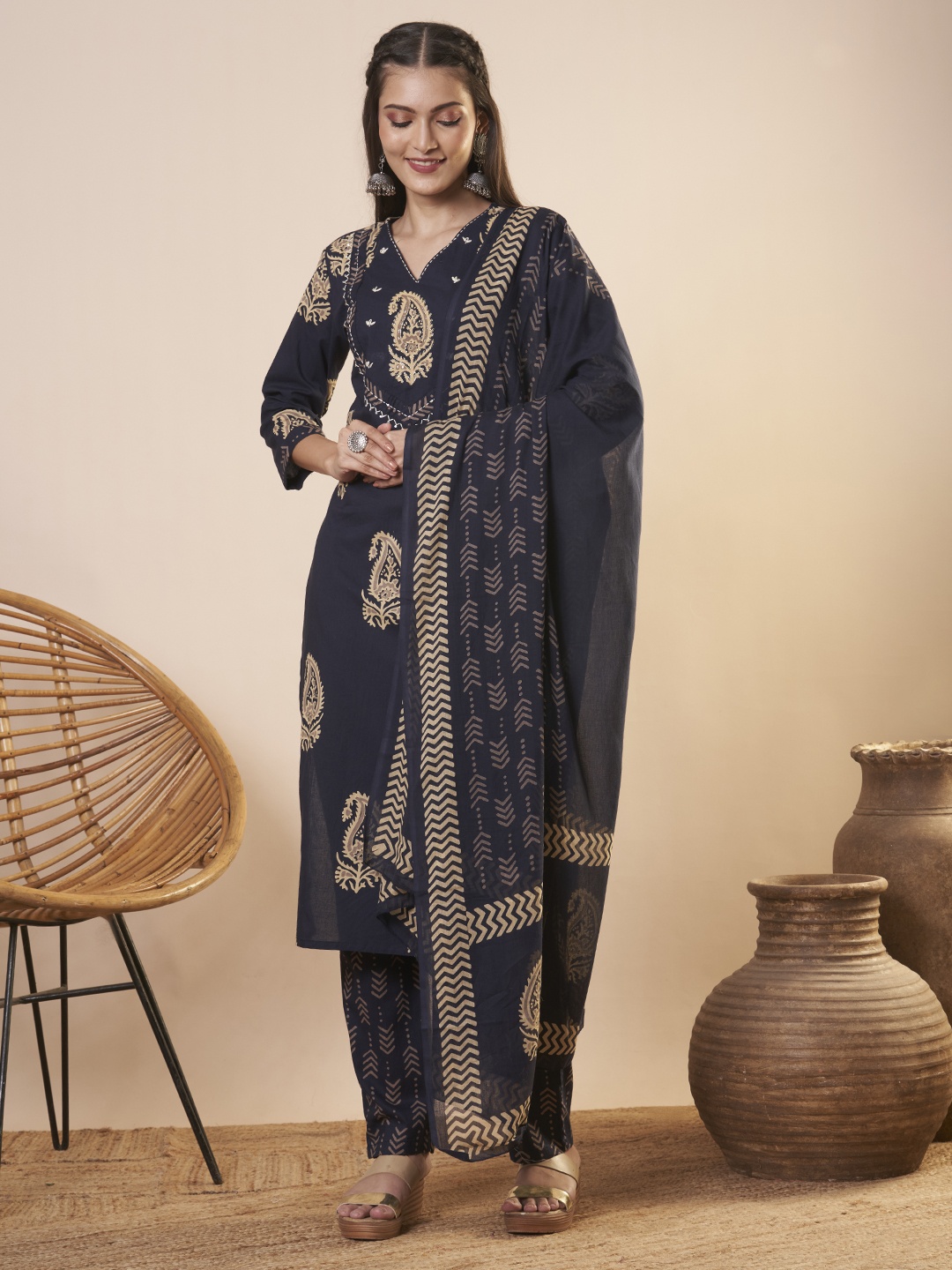 

FASHOR Women Ethnic Motifs Printed Regular Gotta Patti Pure Cotton Kurta with Trousers & With Dupatta, Blue