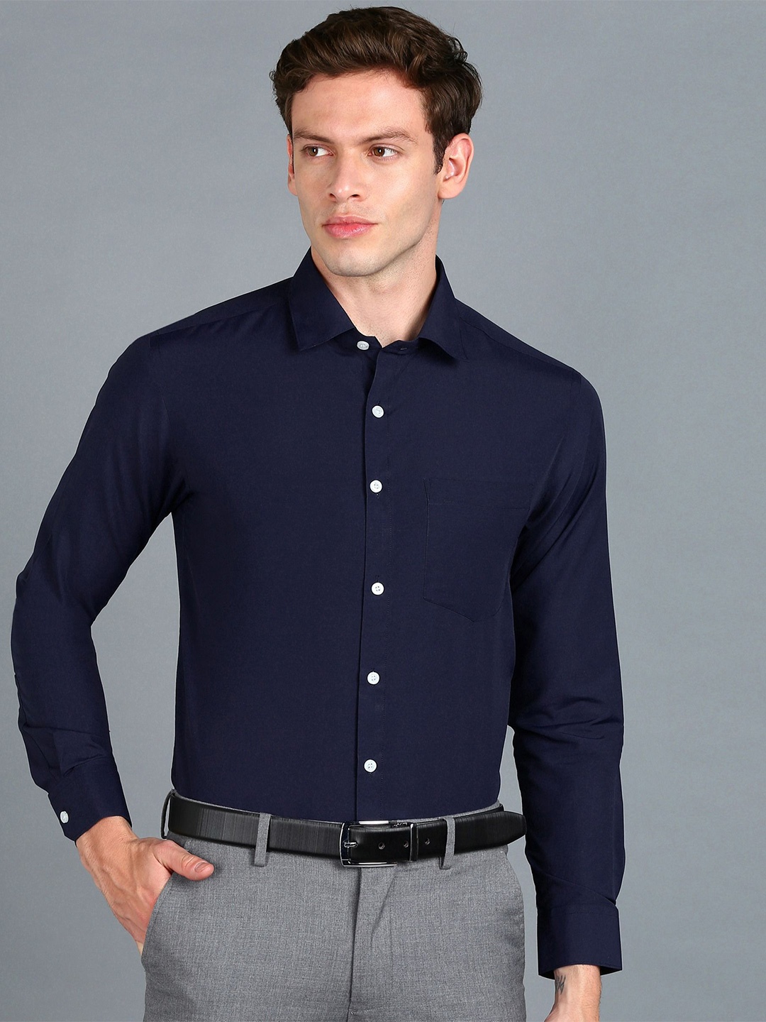 

BRUTTLYN Men Classic Regular Fit Spread Collar Solid Cotton Formal Shirt, Navy blue