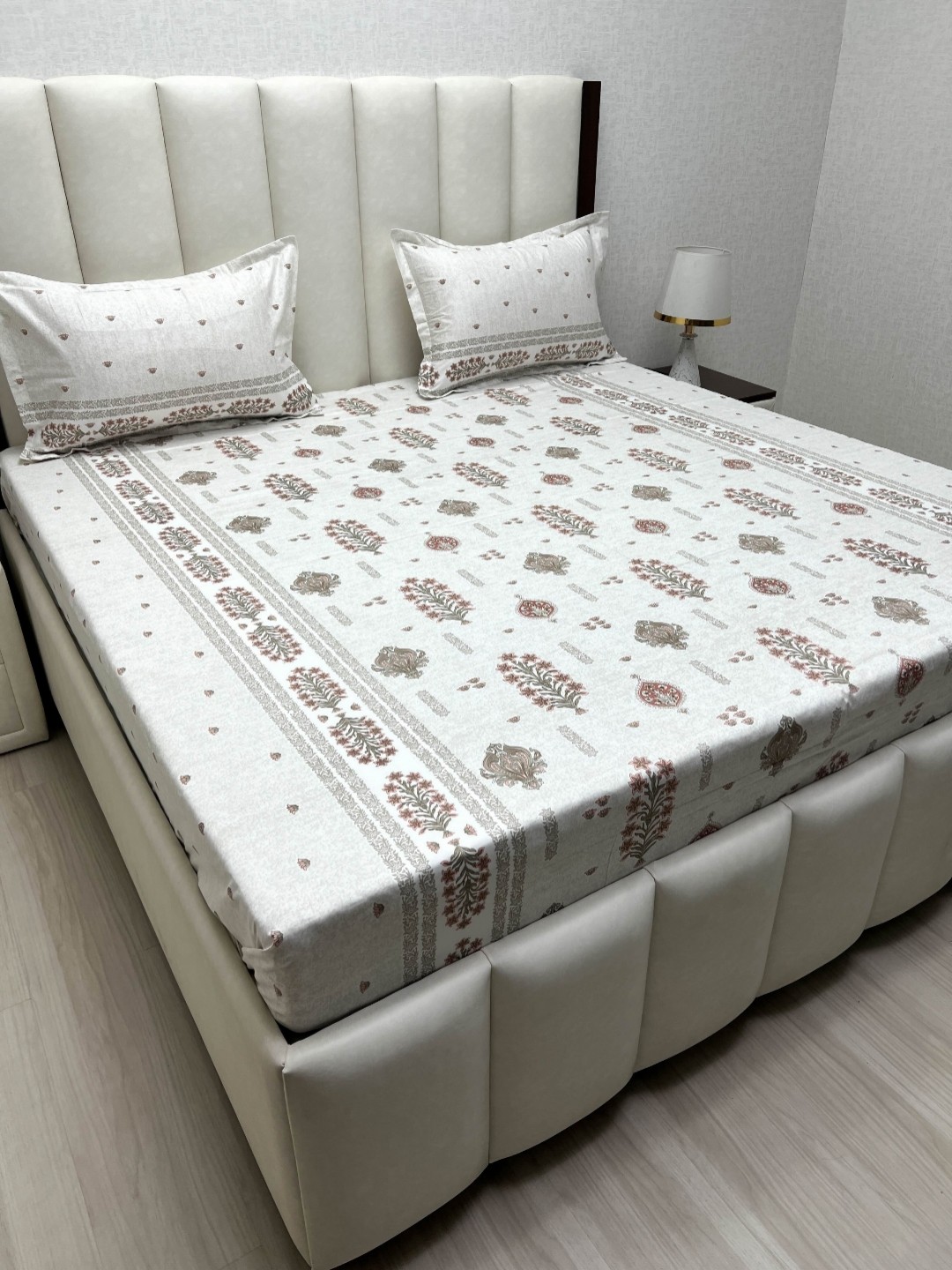

Pure Decor Brown & White Ethnic Motifs Queen Bedsheet Set 2.28 m x 2.54 m