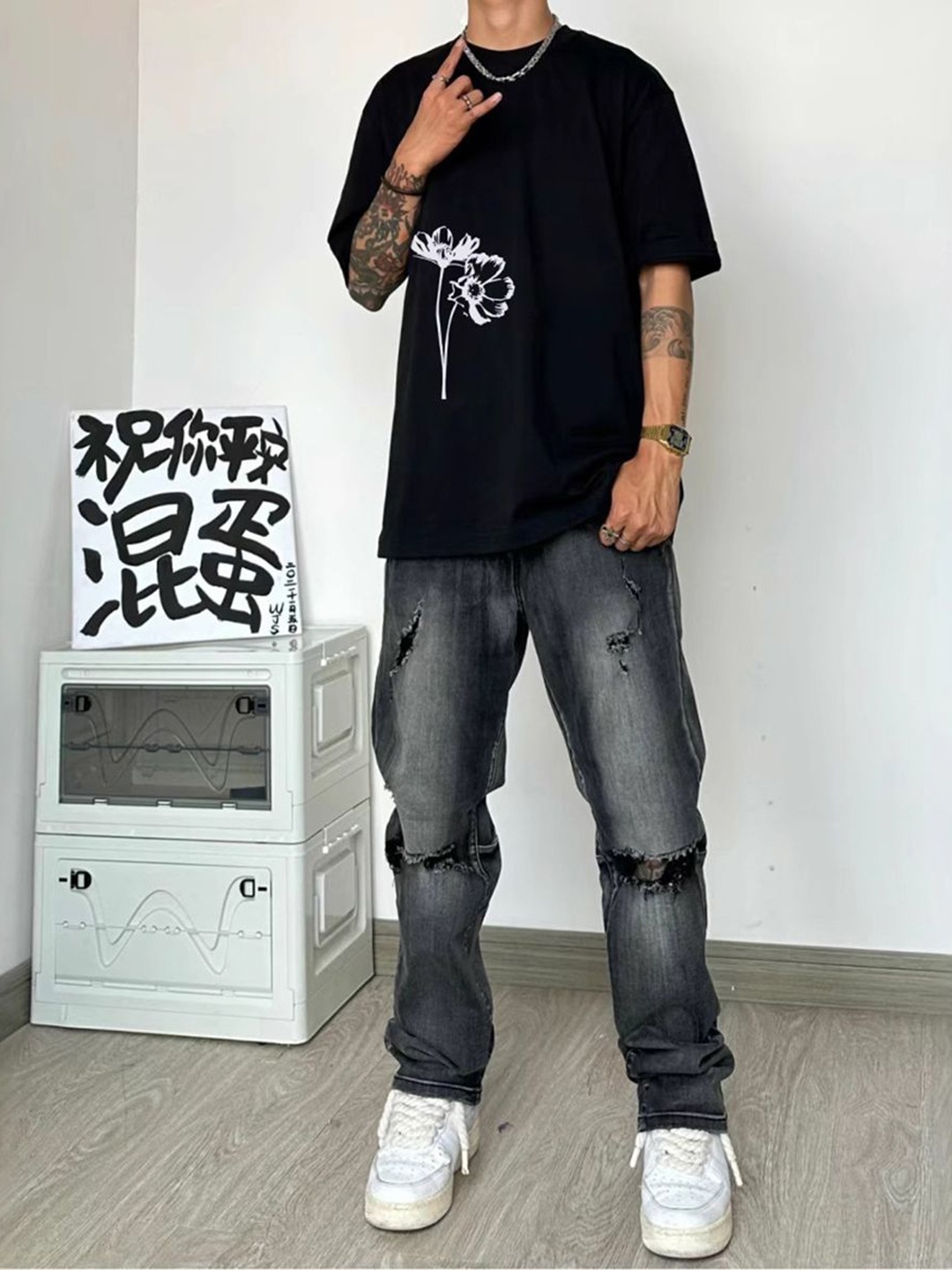 

StyleCast x Revolte Men Printed Raw Edge T-shirt, Black