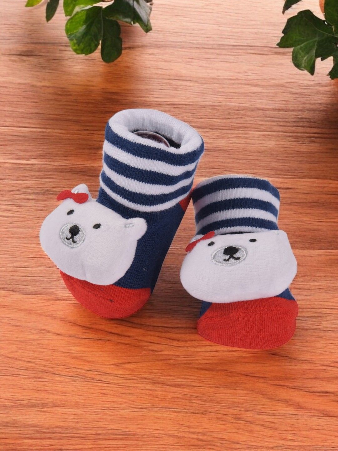 

Yellow Bee Girls Polar Bear Patterned Cotton Ankle-Length Socks, Navy blue
