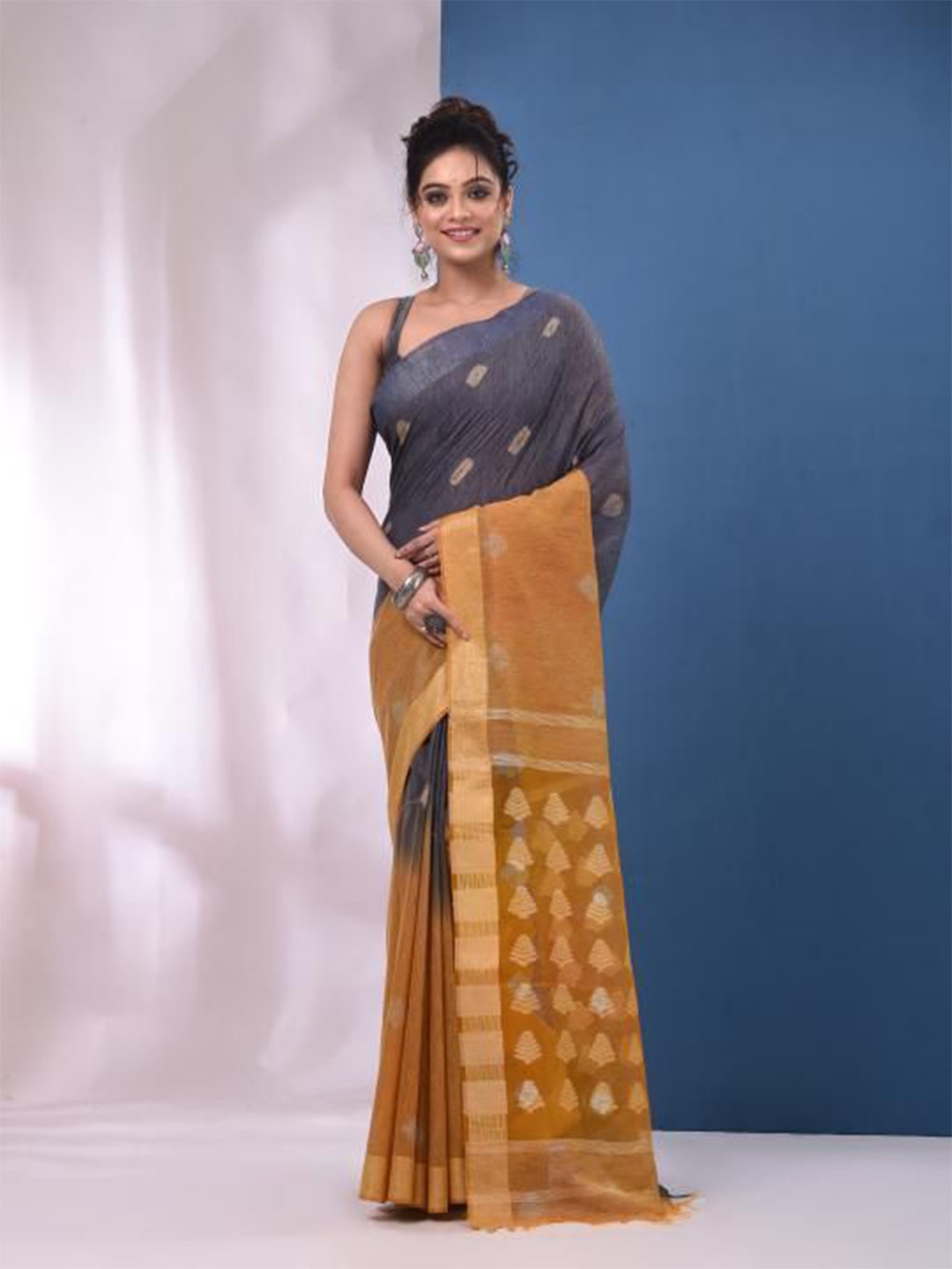 

VIBHAVARI Woven Design Zari Saree, Navy blue