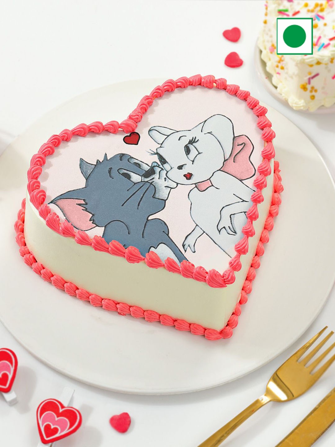 

IGP Pineapple Eggless Heart Shape Cake - 1Kg, White