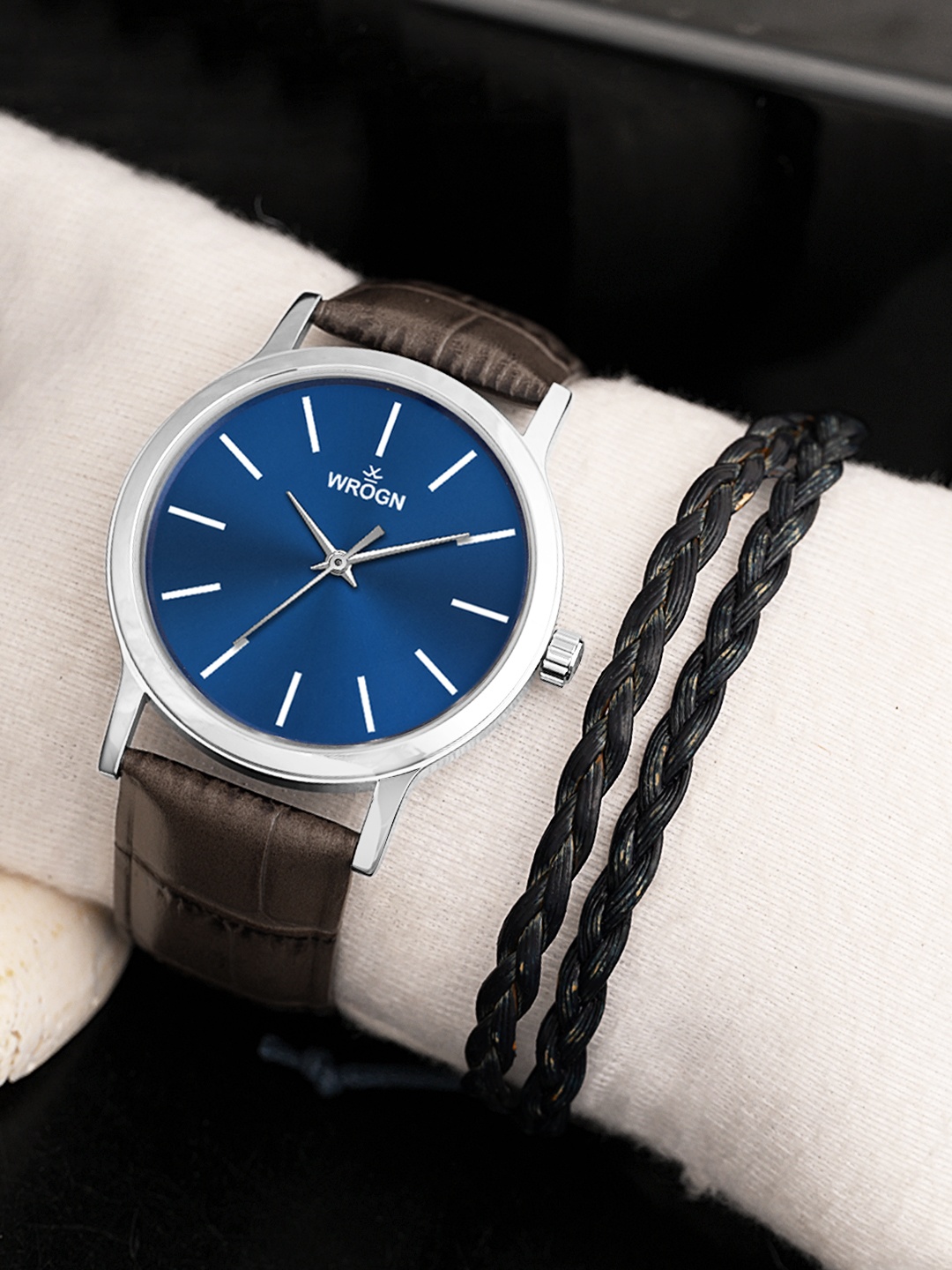 

WROGN Men Analog Watch & Leather Bracelet Gift Set, Blue