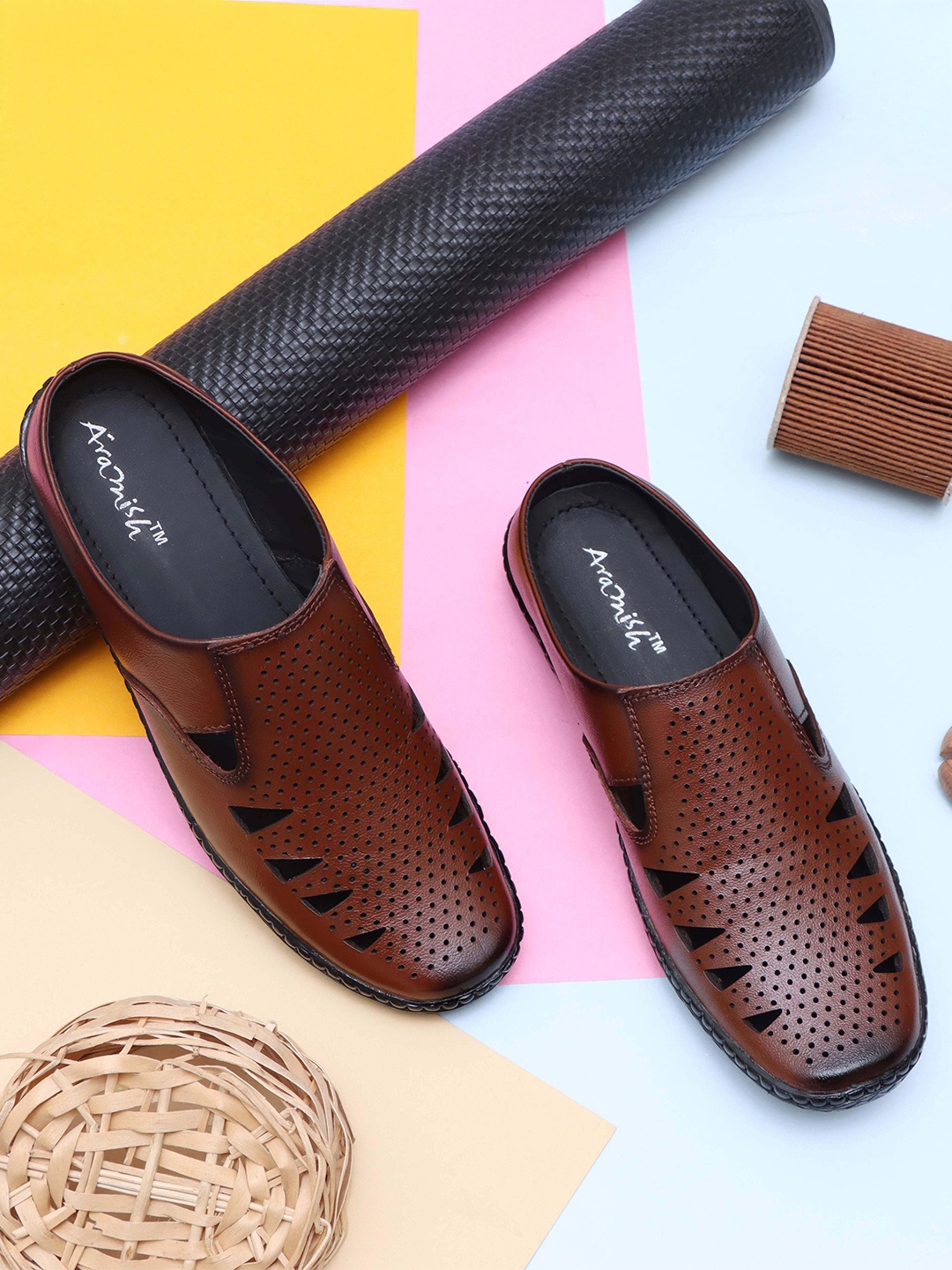 

ARAMISH Men Ethnic Leather Shoe-Style Sandals, Tan