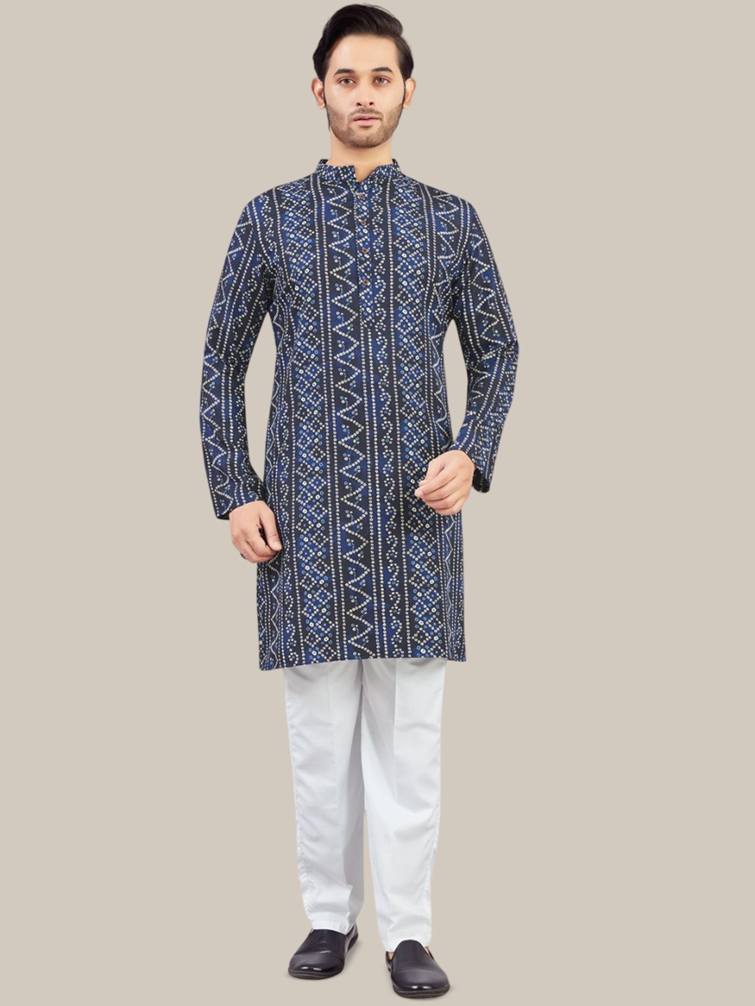 

Studio Shringaar Bandhani Printed Mandarin Collar Straight Kurtas, Navy blue