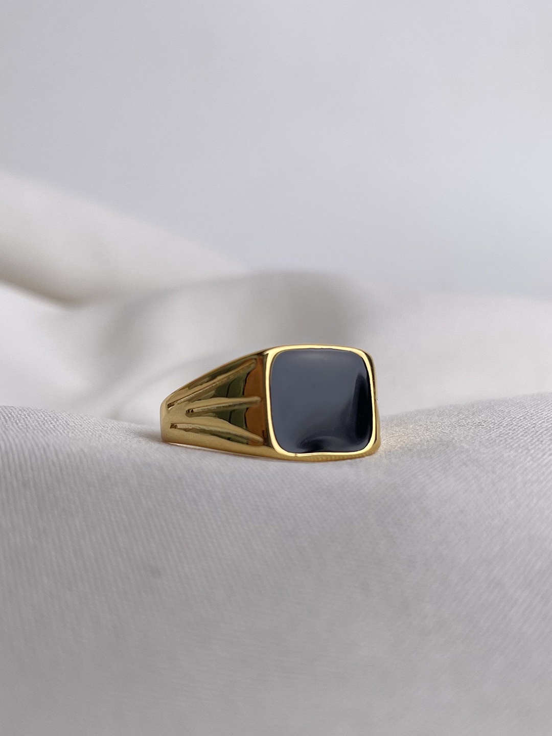 

LOCAL PITARA Stainless Steel Gold-Plated Artificial Stones Studded Open Finger Ring