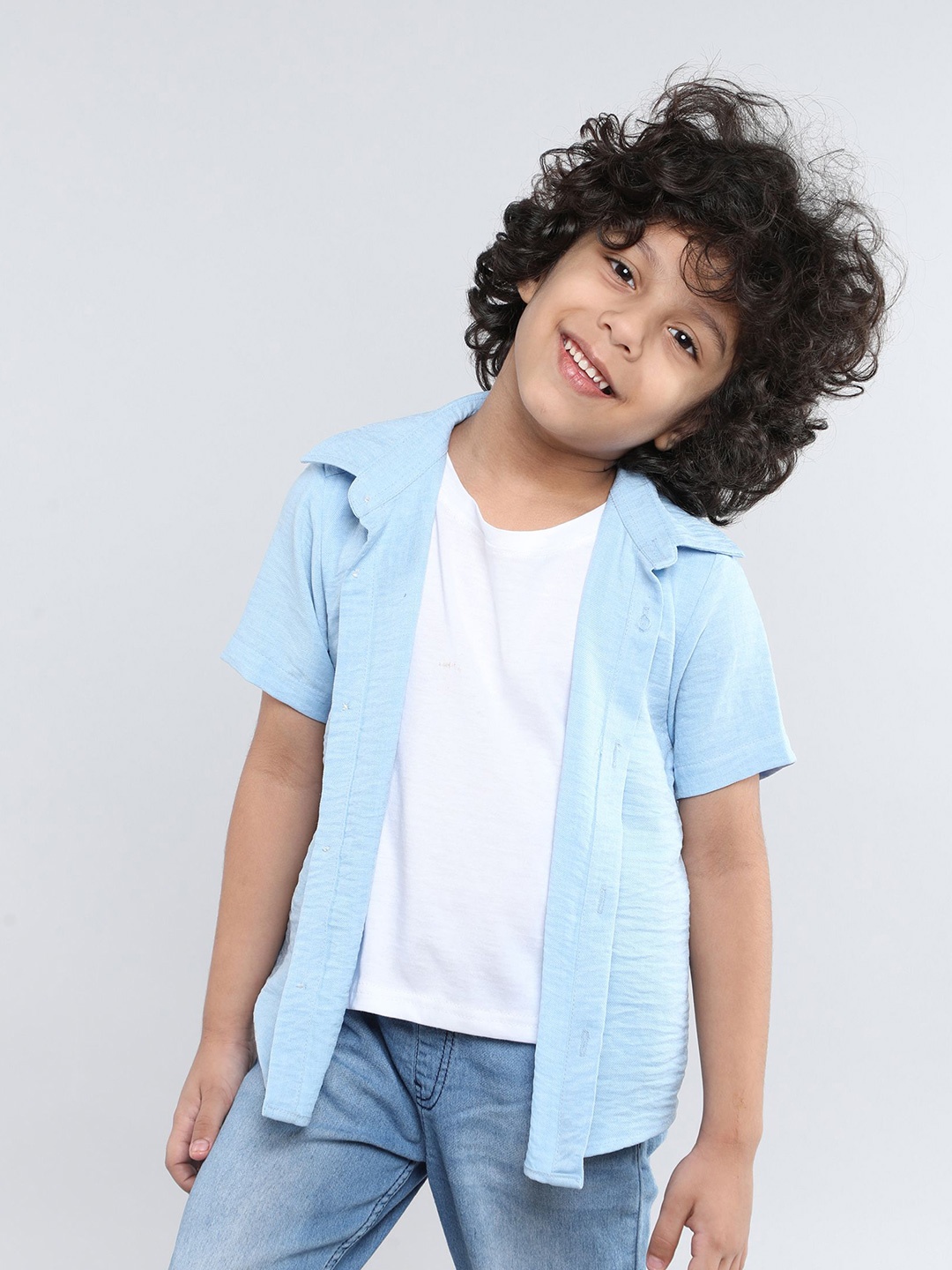 

taffykids Boys Comfort Fit Spread Collar Solid Casual Shirt, Blue