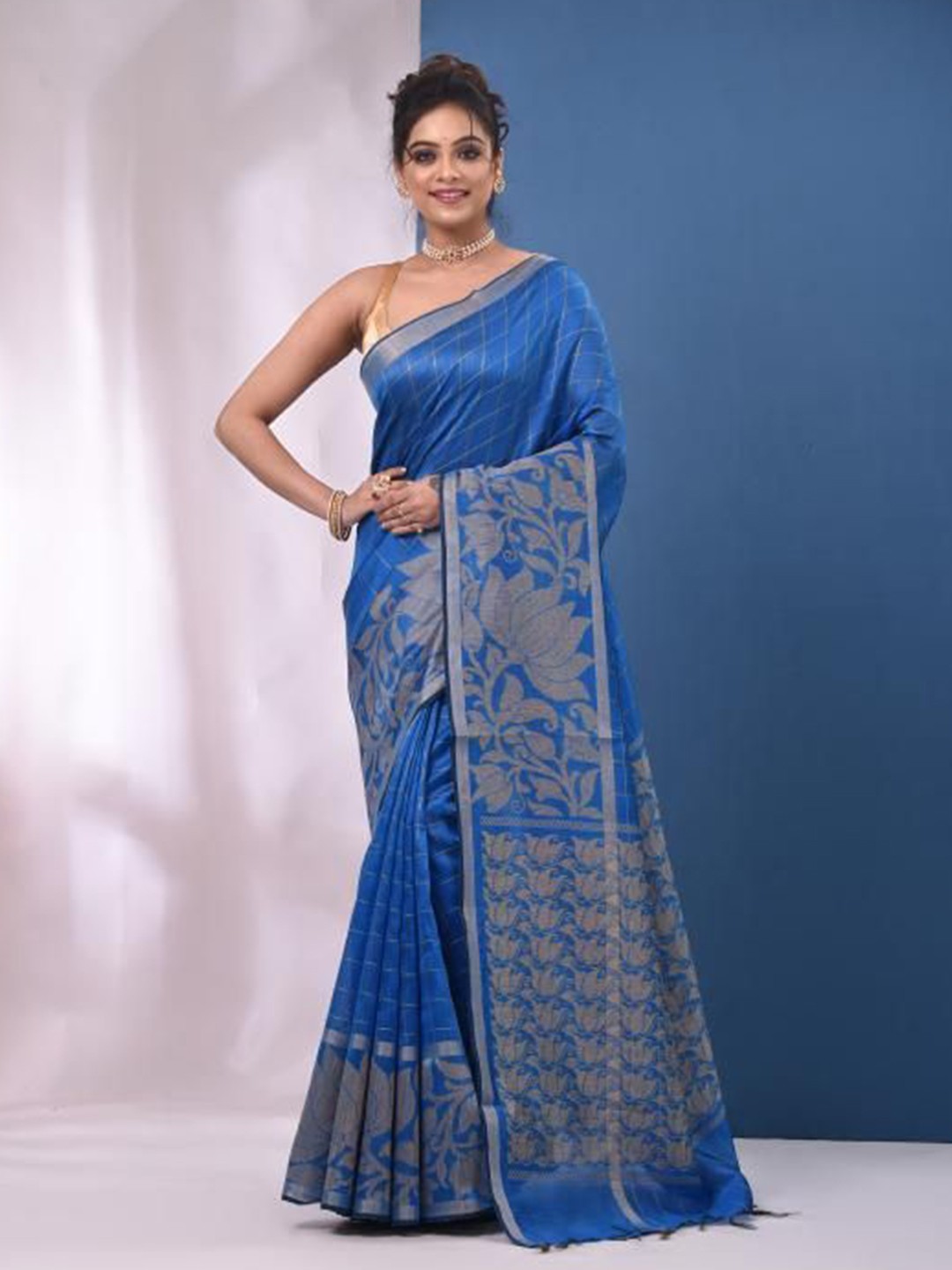 

VIBHAVARI Woven Design Zari Saree, Blue
