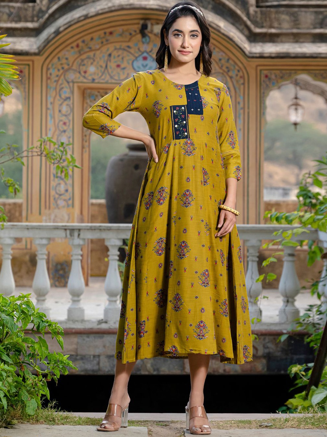 

ARADHNA Women Ethnic Motifs Printed Thread Work Kurta, Green