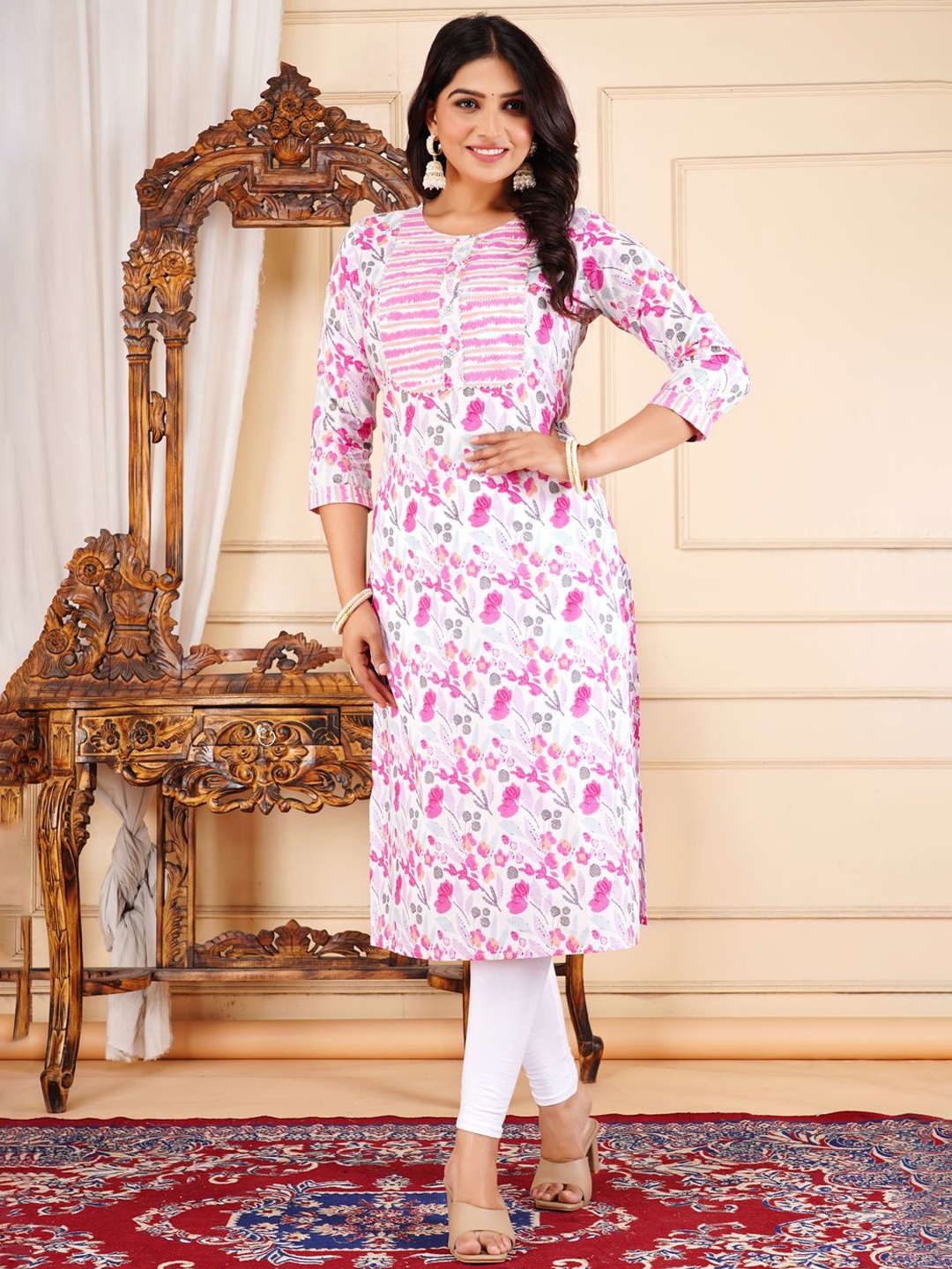 

JAYRA TEXTILE Floral Printed Gotta Patti Kurta, Pink
