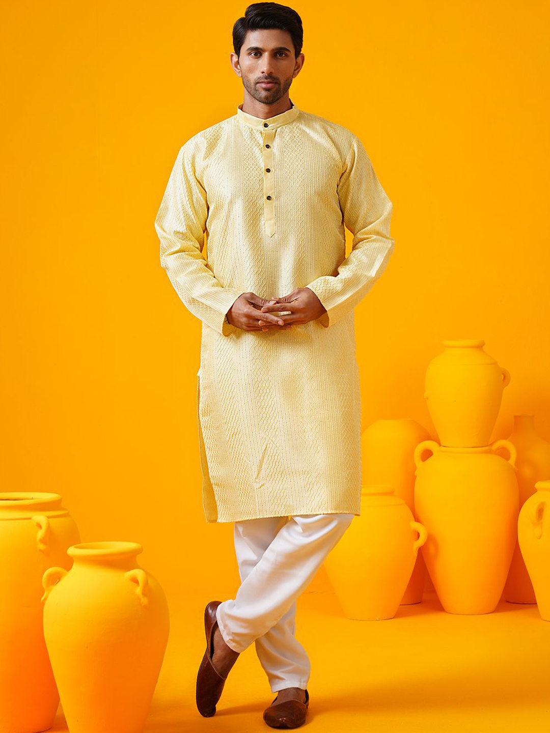 

SOJANYA Geometric Embroidered Band Collar Thread Work Straight Kurtas, Yellow