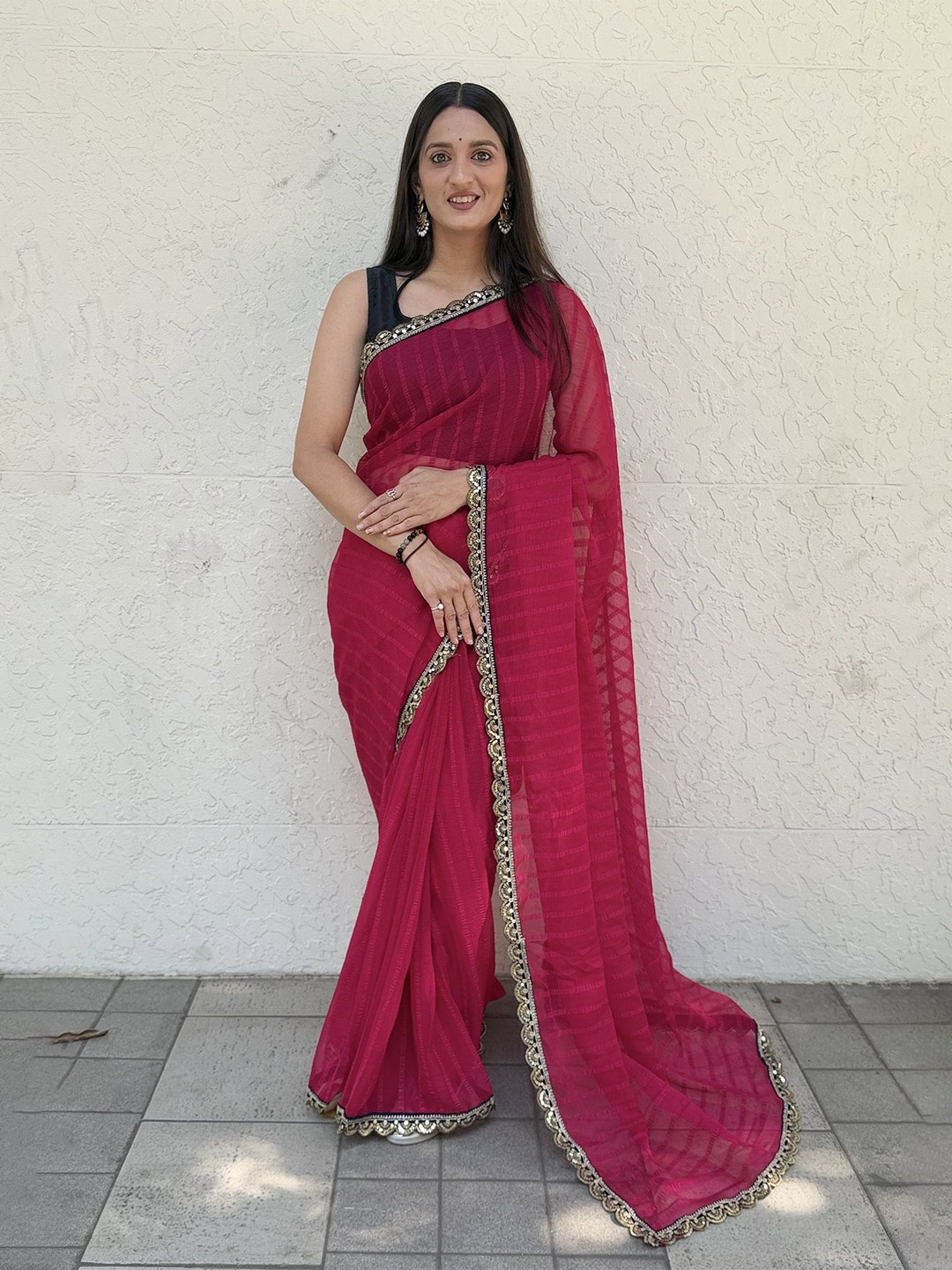

APNISHA Striped Sequinned Pure Chiffon Saree, Pink