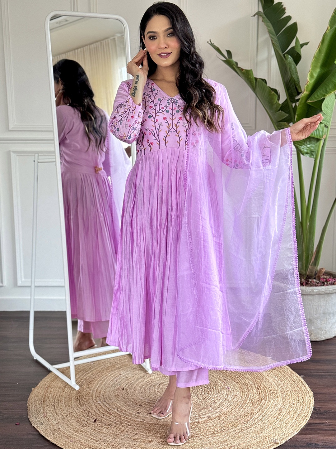 

Navlik Women Floral Embroidered Regular Thread Work Chanderi Silk Kurta with Trousers & With Dupatta, Lavender