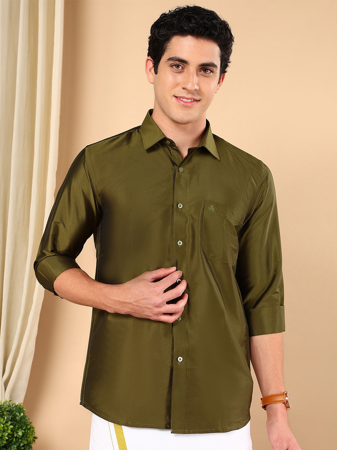 

TATTVA Men Classic Slim Fit Opaque Party Shirt, Green