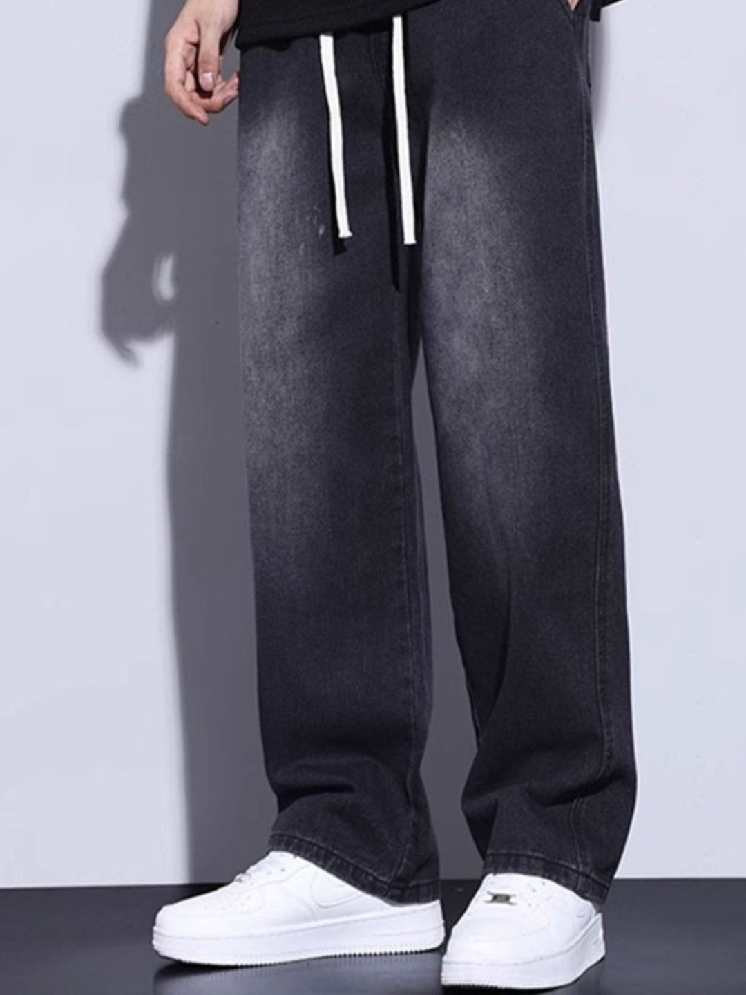 

HERE&NOW Men Straight Fit Light Fade Jeans, Black