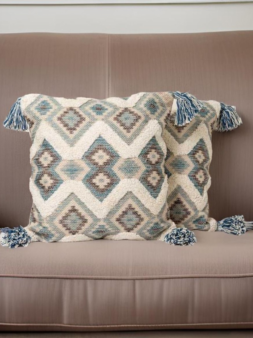 

Aura Beige And Blue 2 Pieces Geometric Woven Design Square Shaped Cushion Covers