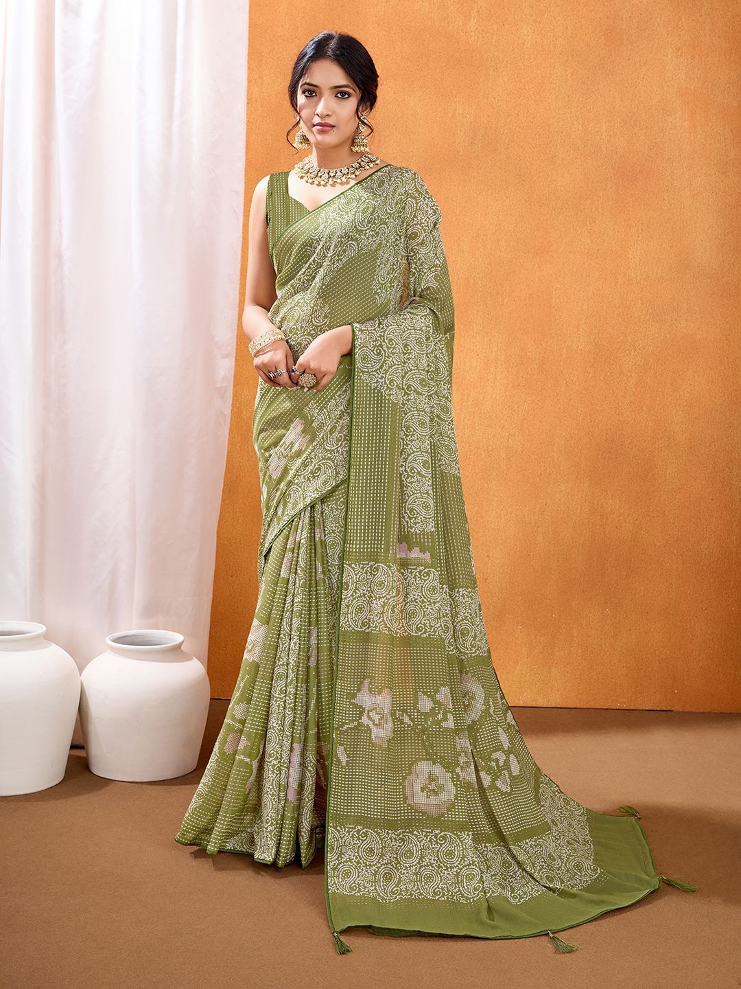 

Rekha Maniyar Paisley Poly Georgette Saree, Olive