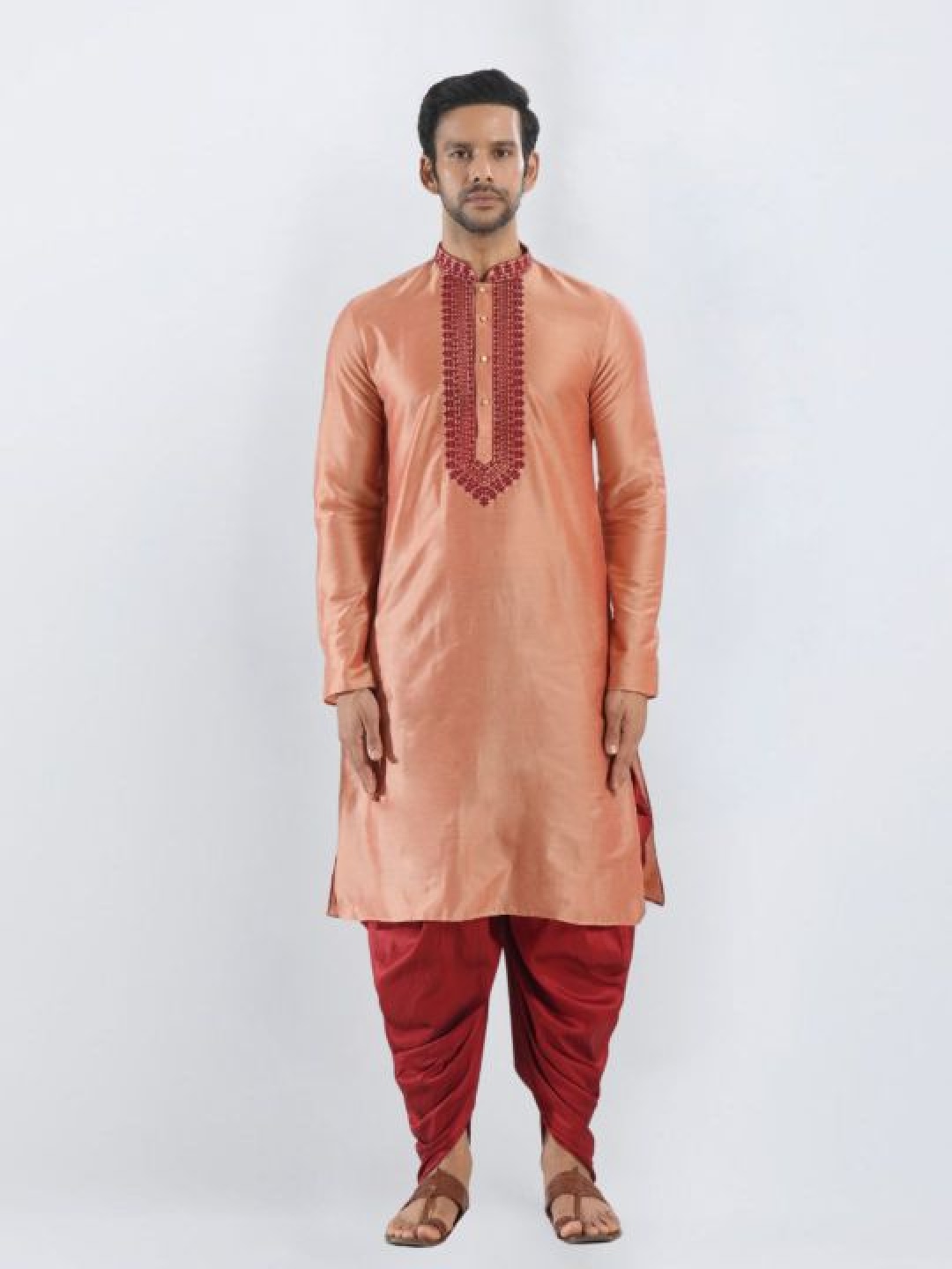 

SULAKSHACOUTUREZ Floral Yoke Design Mandarin Collar Art Silk Straight Kurta & Dhoti Pants, Orange