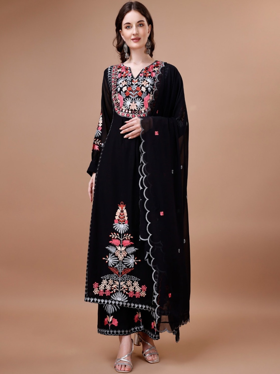 

Kurti Culture Women Floral Embroidered Regular Kurta with Palazzos & With Dupatta, Black