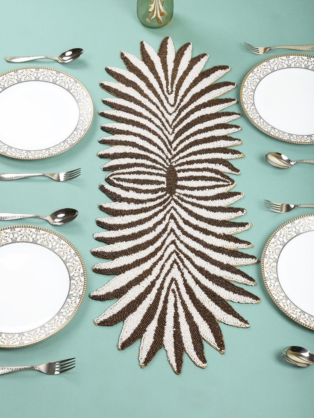 

YWULY White & Brown Floral Beaded Dining Table Runner