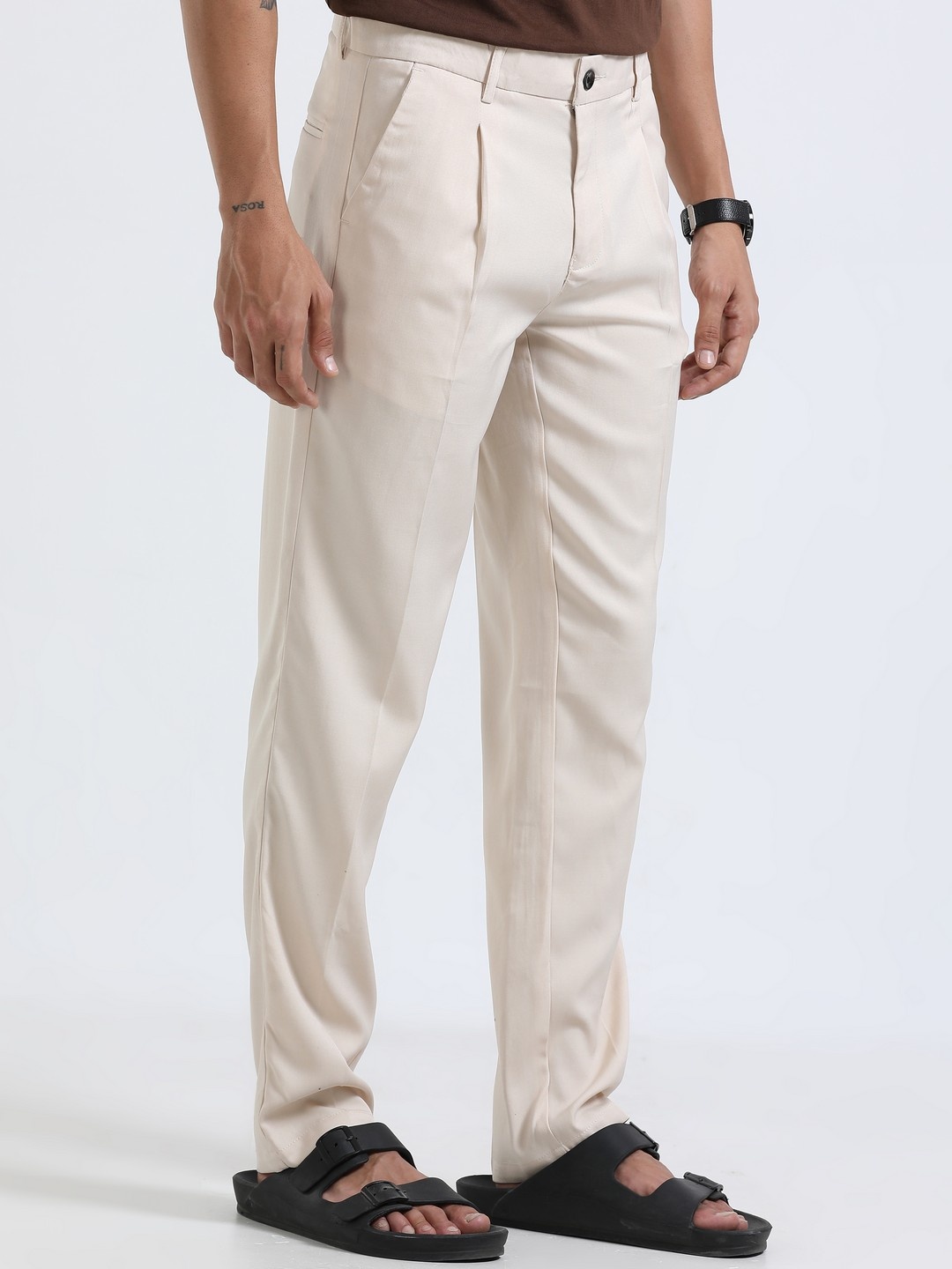 

NEVER NEUD Men Relaxed Straight Fit Bon Voyage Pleated Trousers, Cream