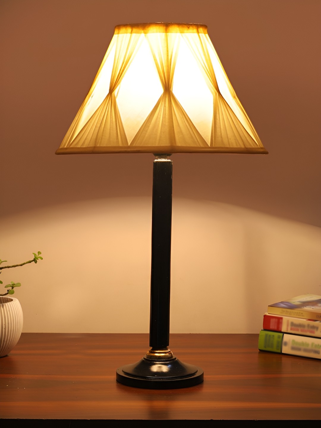 

Devansh Off White and Black Wooden Frusturical Shaped Table Lamp