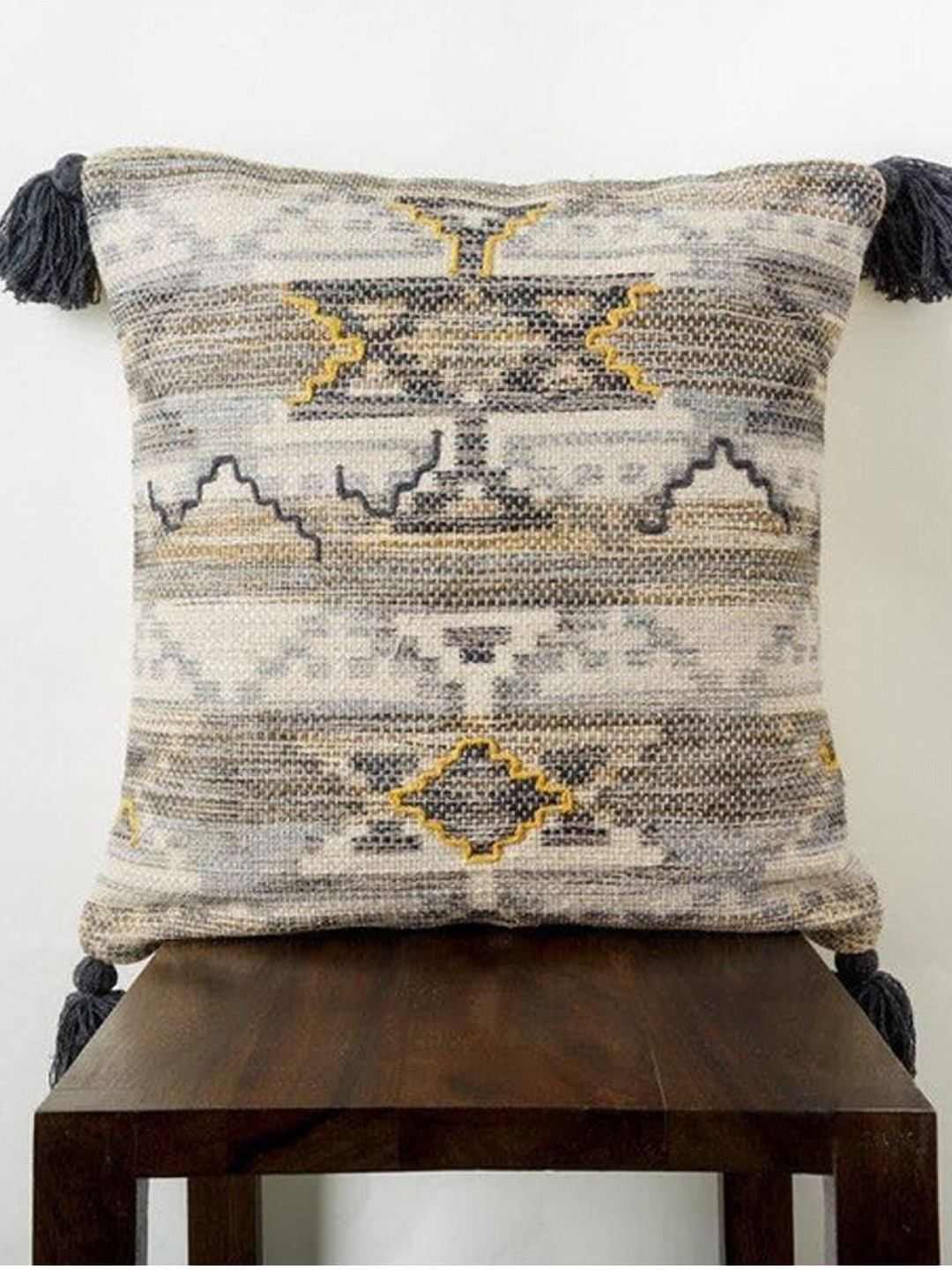 

Aura Beige & Grey 2 Pieces Geometric Printed Square Cushion Covers
