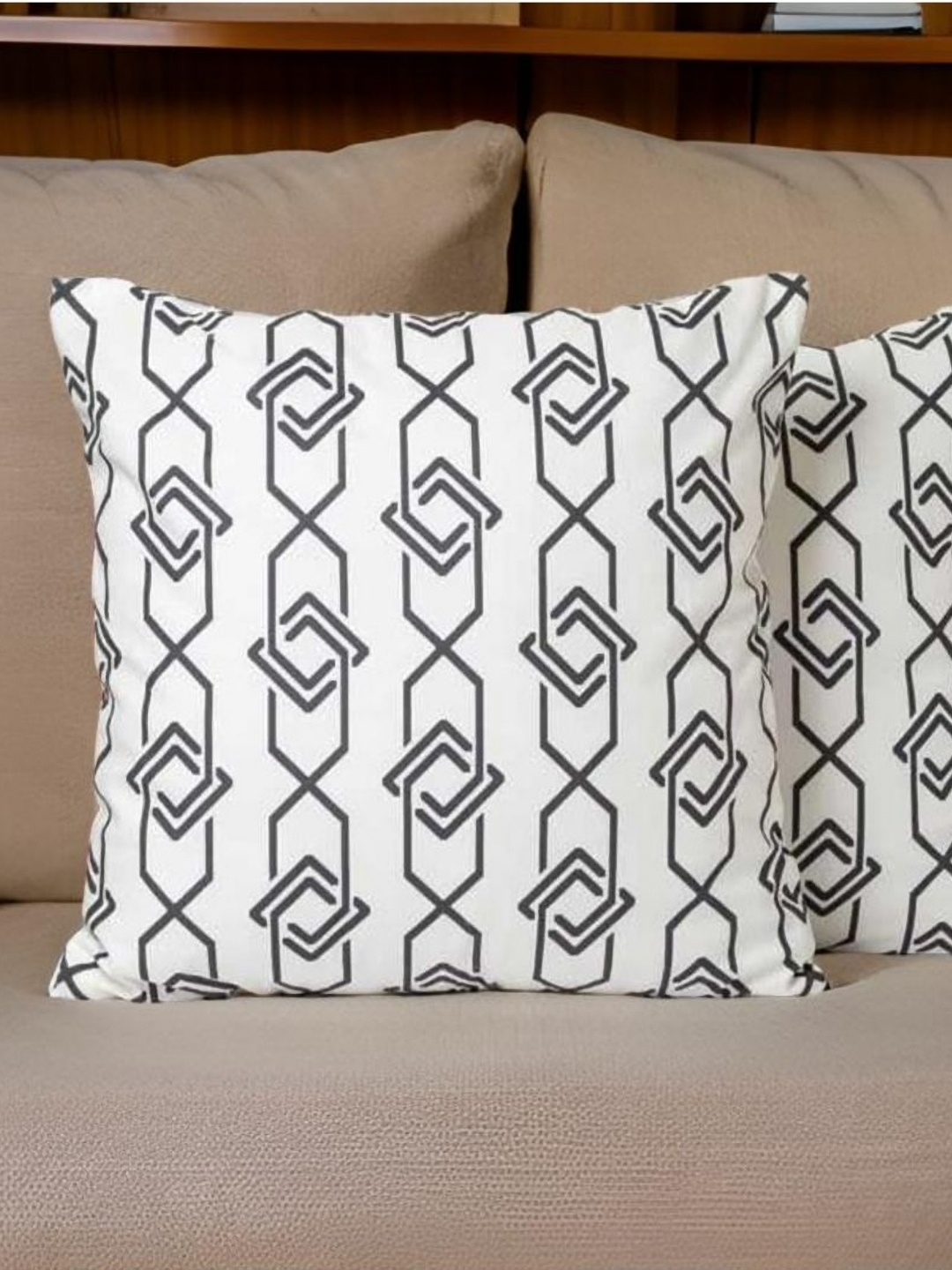 

Aura White & Black 2 Pieces Geometric Printed Square Cushion Covers