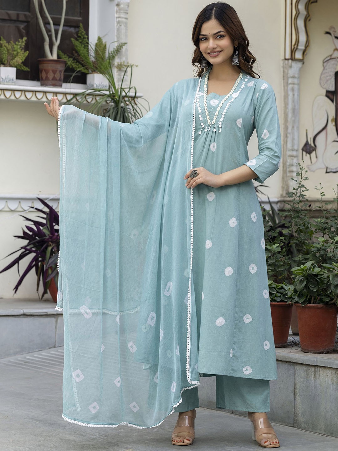 

EthniFlair Women Ethnic Motifs Yoke Design Empire Beads and Stones Pure Cotton Kurta with Palazzos & With, Green