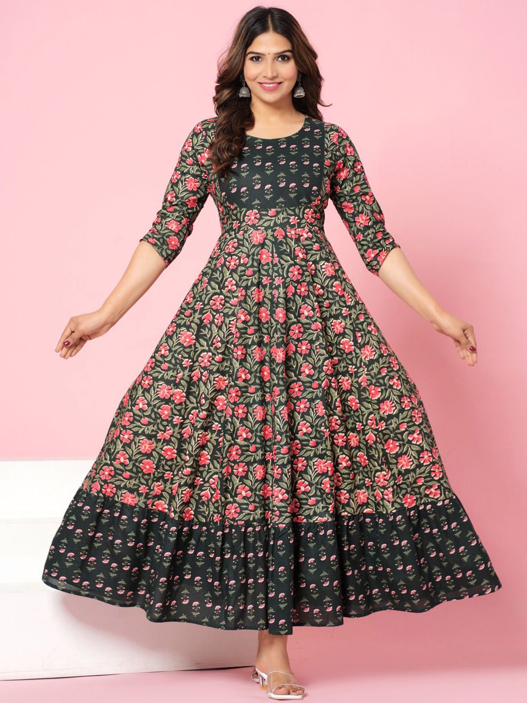 

Da Vastraagaar Floral Printed Round Neck Anarkali Kurta, Green