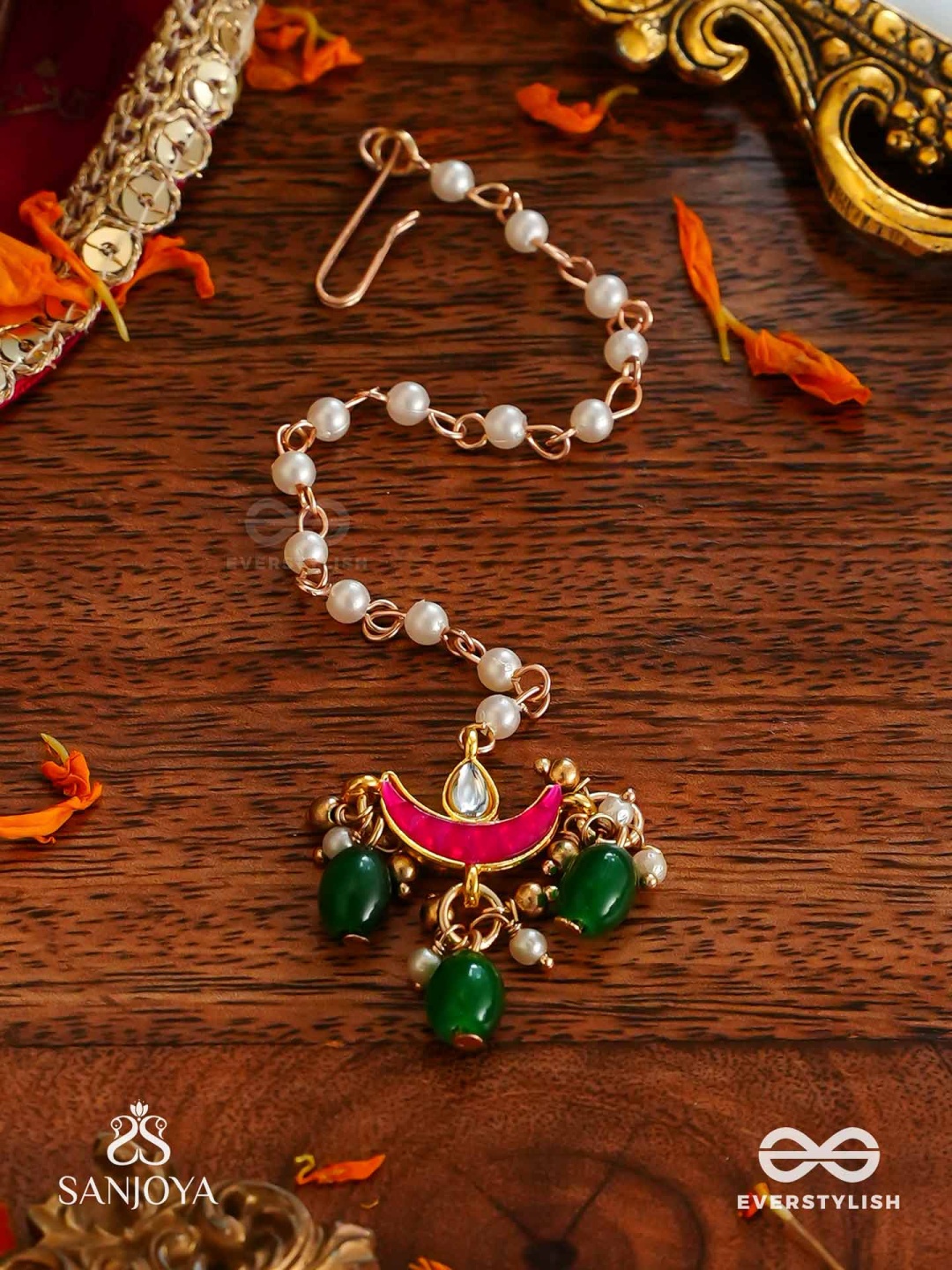 

EVERSTYLISH Sanjoya Kundan Maangtika with Pearls & Green Drops, Gold