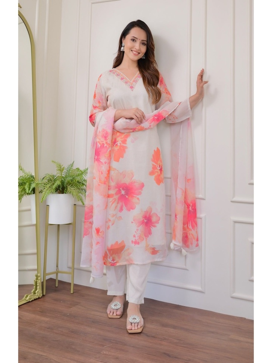 

Kurti Culture Women Floral Embroidered Regular Kurta with Trousers & With Dupatta, Off white