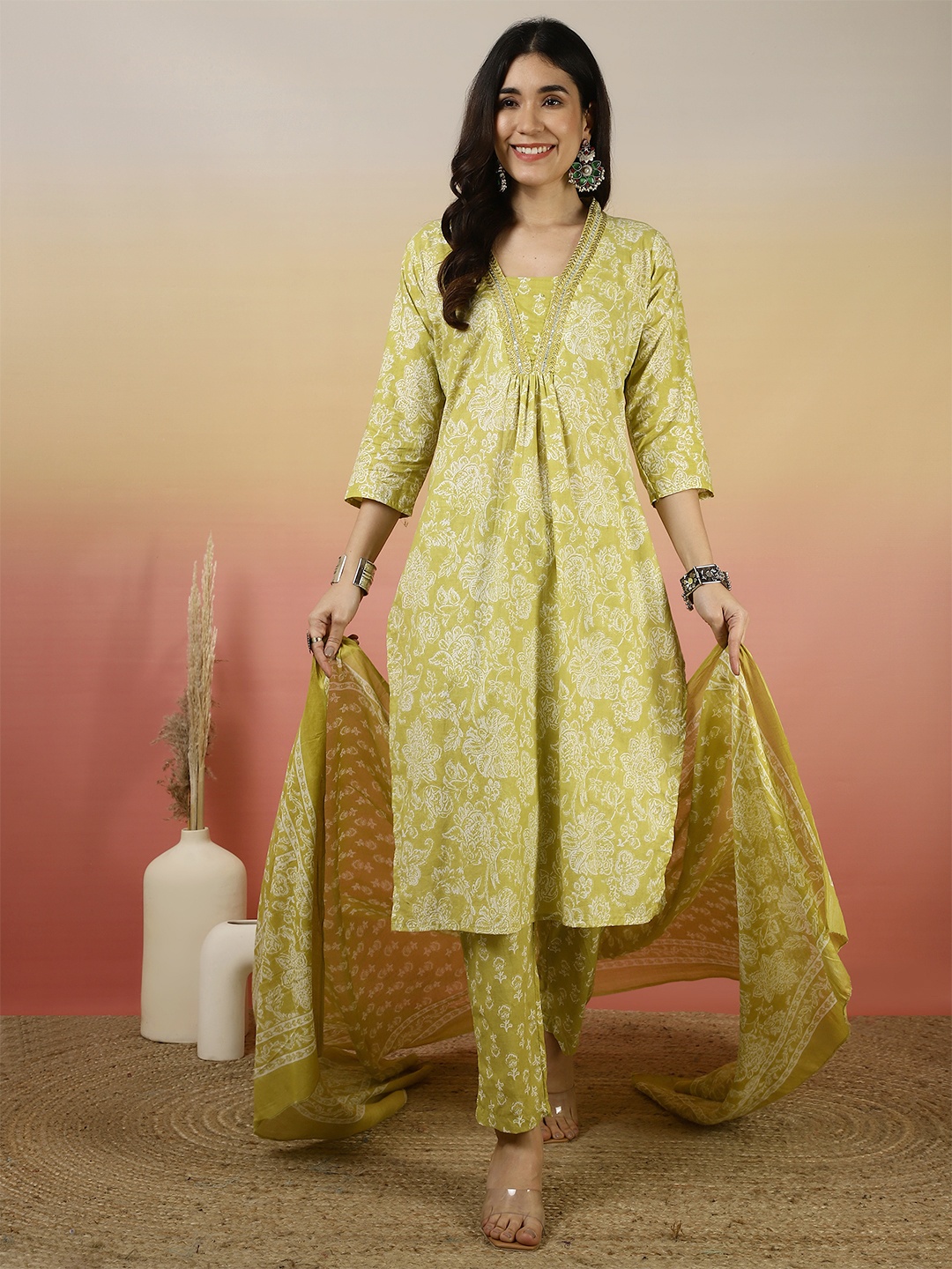 

Sangria Printed Pure Cotton Kurta Trousers & Dupatta, Yellow
