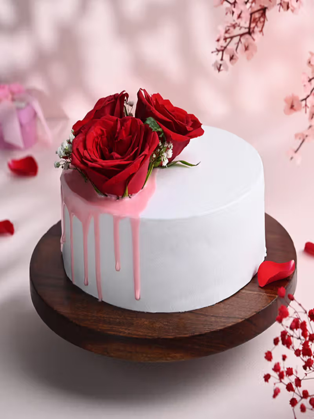 

Floweraura Vanilla Eggless Round Shape Cake - 3Kg, White