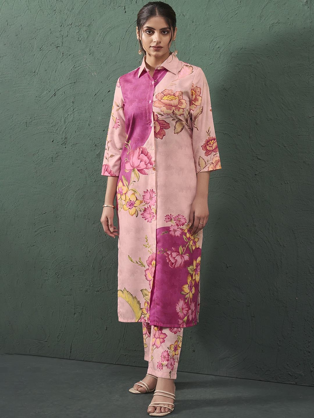 

Anouk Women Floral Printed Regular Kurta with Trousers, Peach