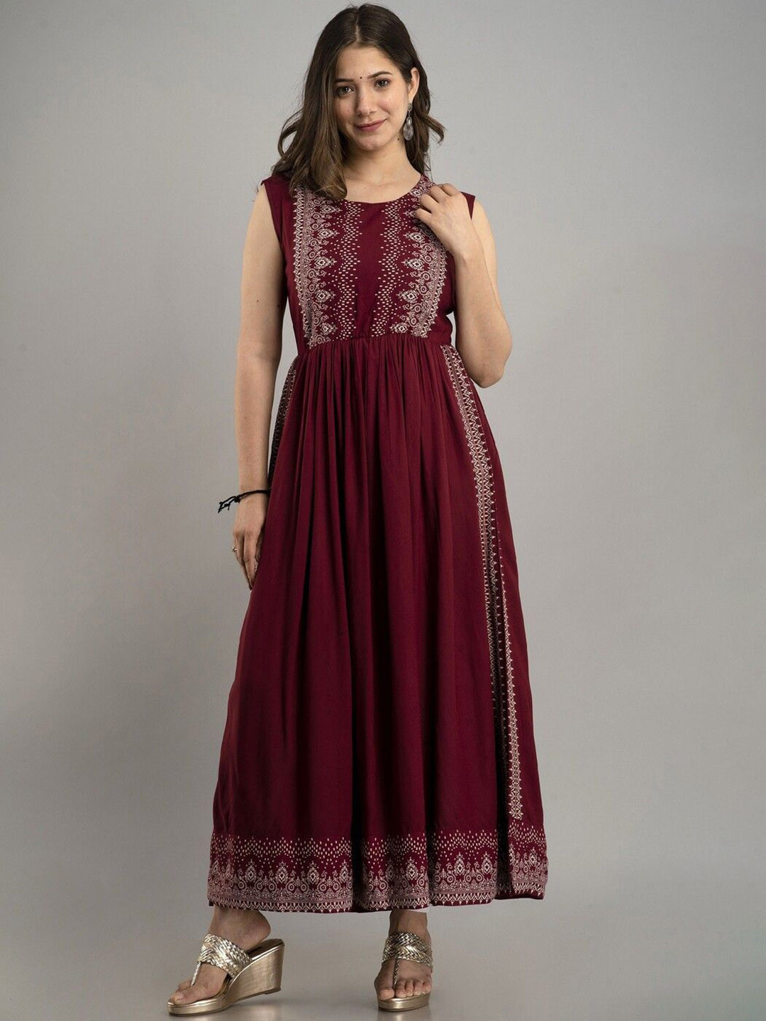 

MERAAKI FASHION Ethnic Motifs Printed Yoke Design Sleeveless A-Line Kurta, Maroon