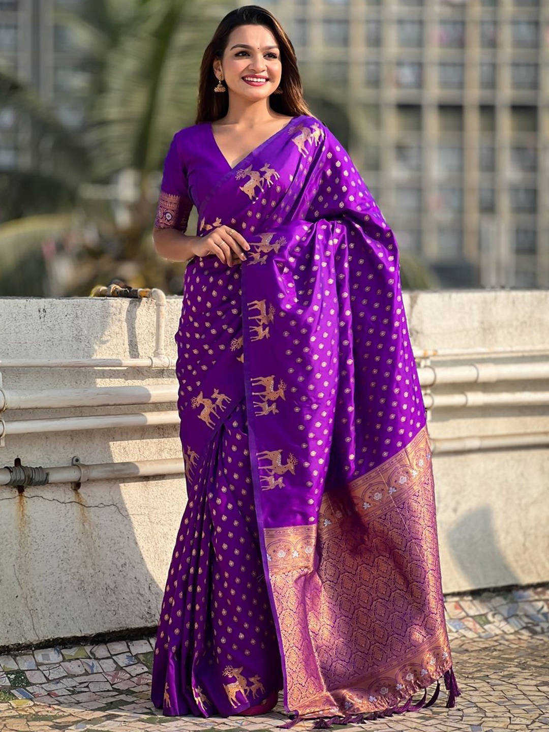 

Suha Woven Design Saree, Violet