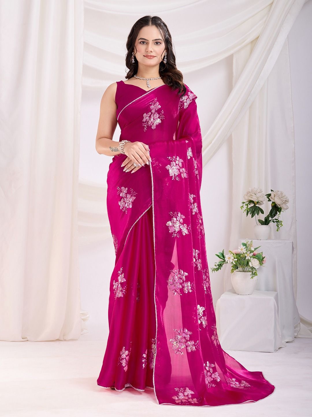 

VenderVilla Floral Sequinned Organza Saree, Maroon