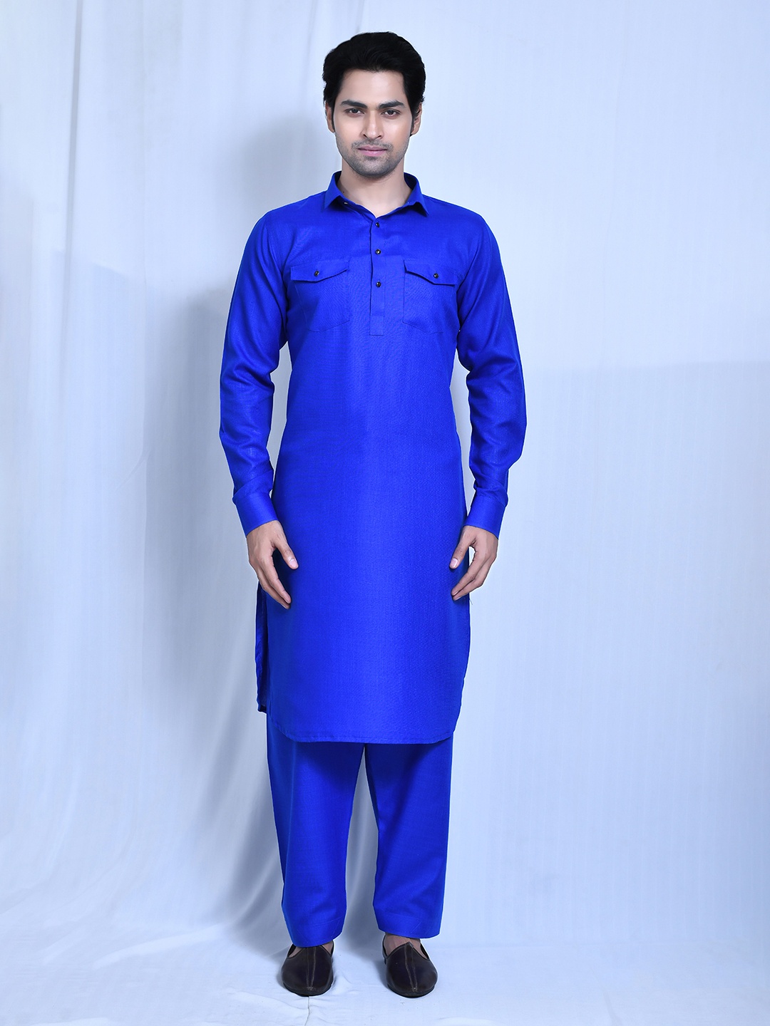 

Aryavir Malhotra Men Regular Pure Cotton Kurta with Salwar, Blue