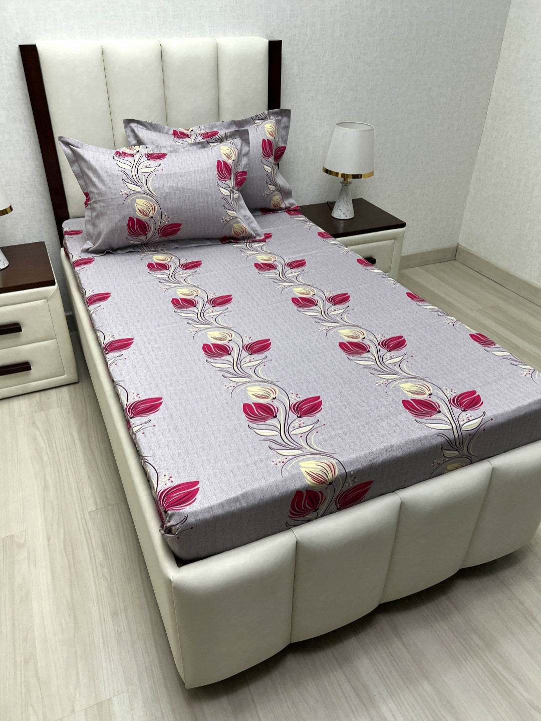 

Pure Decor Lounge Fur Purple Printed 220TC Pure Cotton Single Bedsheet Set 1.7 m x 2.36 m