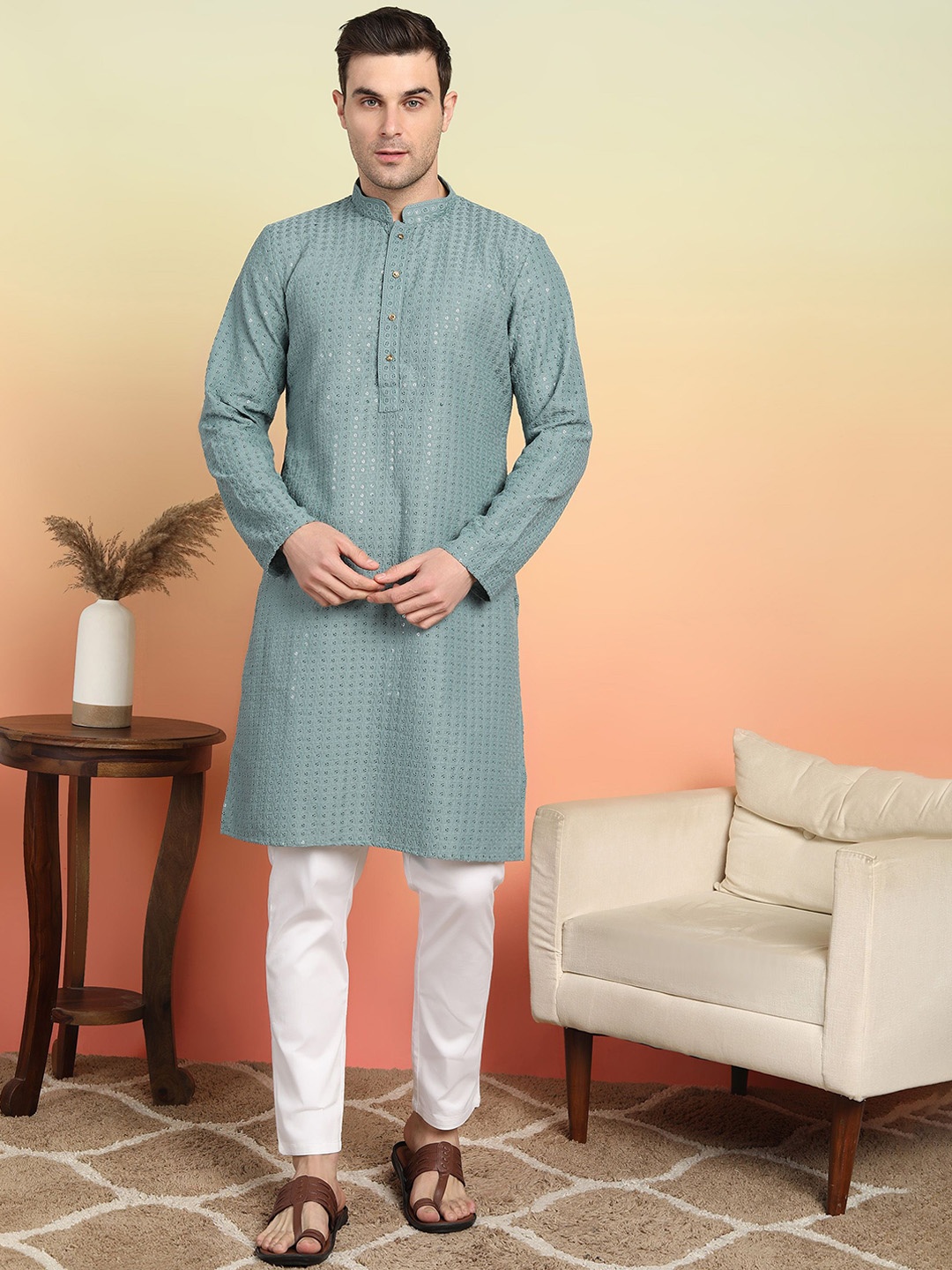 

SWAGG INDIA Men Ethnic Motifs Embroidered Chikankari Kurta, Sea green