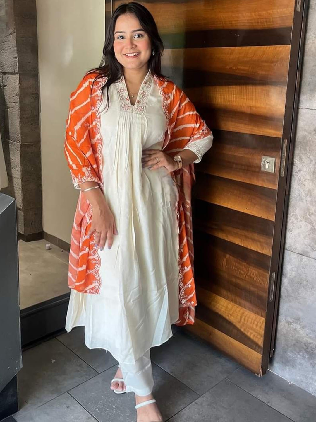 

Kurti Culture V-Neck Anarkali Kurta With Trousers And Dupatta, Off white