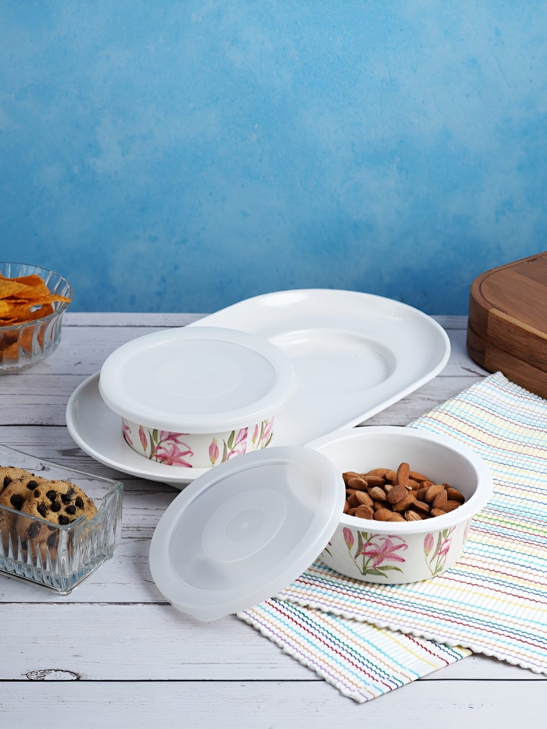 

Aura White & Red 2 Pieces Floral Printed Melamine Containers With Tray-300 ml Each