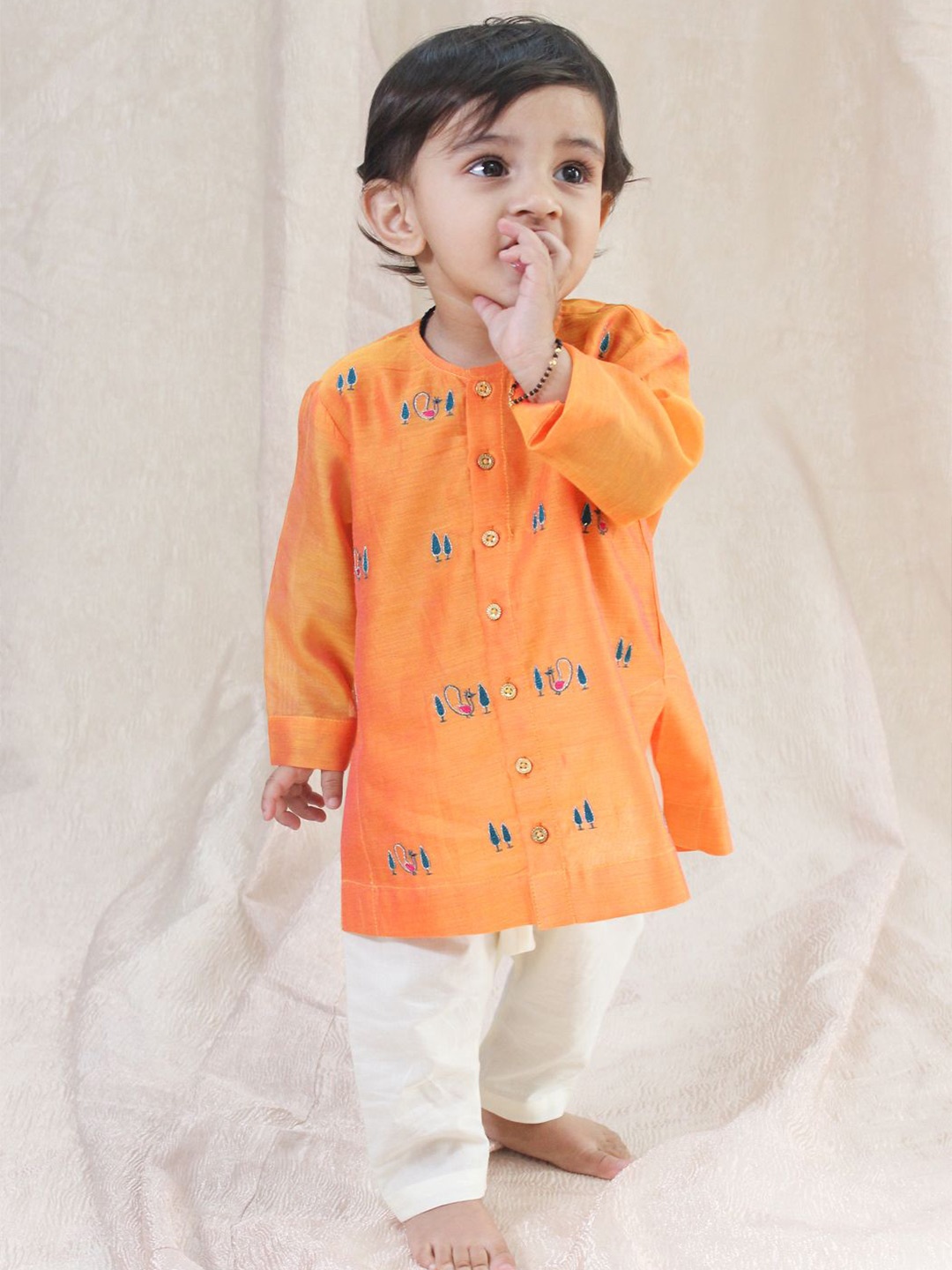 

Tiber Taber Boys Ethnic Motifs Embroidered Thread Work Chanderi Silk Kurta With Trousers, Orange