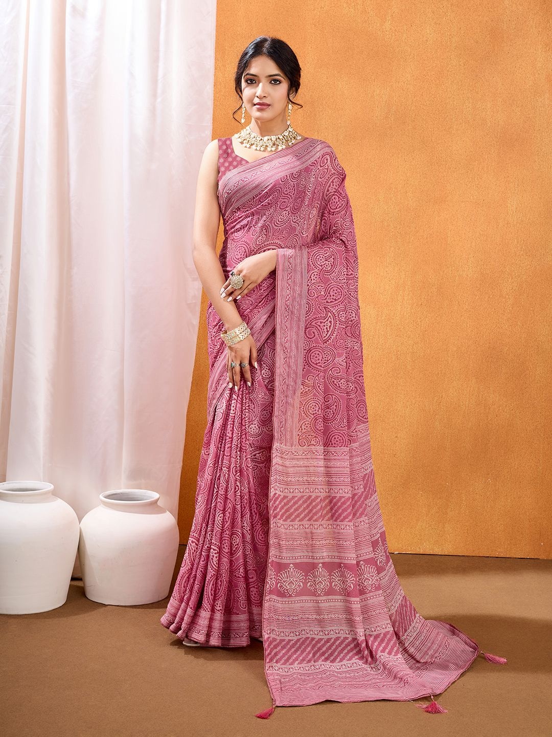 

Rekha Maniyar Paisley Beads and Stones Poly Georgette Saree, Pink
